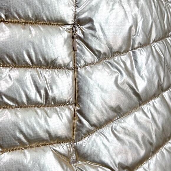 Livi Active Lane Bryant Gold Metallic Puffer Vest NWT - Picture 5 of 7